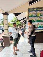 Suasana Jalan Tuban Berubah, Polantas Tuban Layani Warga Urus Informasi SIM, STNK, BPKB