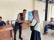 Polantas Tuban Datangi Titik Keramaian, Warga Rebut Kesempatan Konsultasi SIM, STNK, dan BPKB