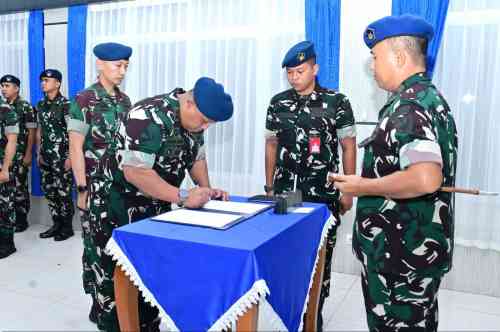 Komandan Lanud Sjamsudin Noor Pimpin Sertijab Kadispers, Tegaskan Pembinaan Personel sebagai Pilar Kekuatan Satuan Komandan Lanud Sjamsudin Noor Pimpin Sertijab Kadispers, Tegaskan Pembinaan Personel sebagai Pilar Kekuatan Satuan