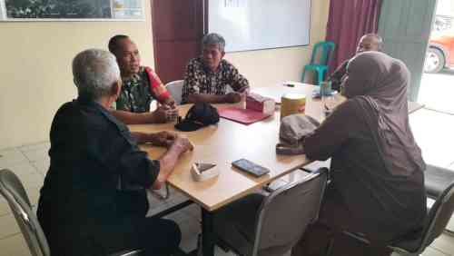 Perkuat Sinergi dengan Aparatur Desa, Babinsa Koramil 0908-02/Muara Badak Laksanakan Komsos di Kantor BPD Badak Baru Perkuat Sinergi dengan Aparatur Desa, Babinsa Koramil 0908-02/Muara Badak Laksanakan Komsos di Kantor BPD Badak Baru
