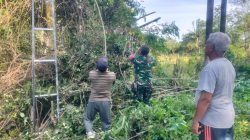 Aksi Nyata Babinsa, Gotong Royong Bersihkan Lingkungan dan Perbaiki Lampu Jalan di Desa Kersik