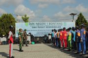 Tanamkan Disiplin Sejak Dini, Personel Kodim 0908/Bontang Bekali Siswa Baru SMKN 1 Bontang dengan Materi PBB