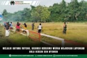 Melalui Gotong Royong, Babinsa Bersama Warga Wujudkan Lapangan Bola Bersih dan Nyaman