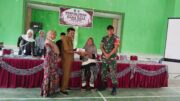 Babinsa Koramil 0908-02/Muara Badak Kawal Penyaluran BLT Berjalan Aman dan Lancar