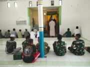 Tingkatkan Iman dan Taqwa, Satgas TMMD 129 Kodim 1505/Tidore Tunaikan Shalat Jumat Bersama Warga