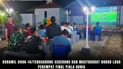Koramil 0906-14/Tenggarong Seberang dan Masyarakat Nobar Laga Perempat Final Piala Dunia