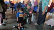 Wujudkan Balita Sehat, Sertu Alvian Zakaria Dampingi Layanan Posyandu Di Desa Gondang