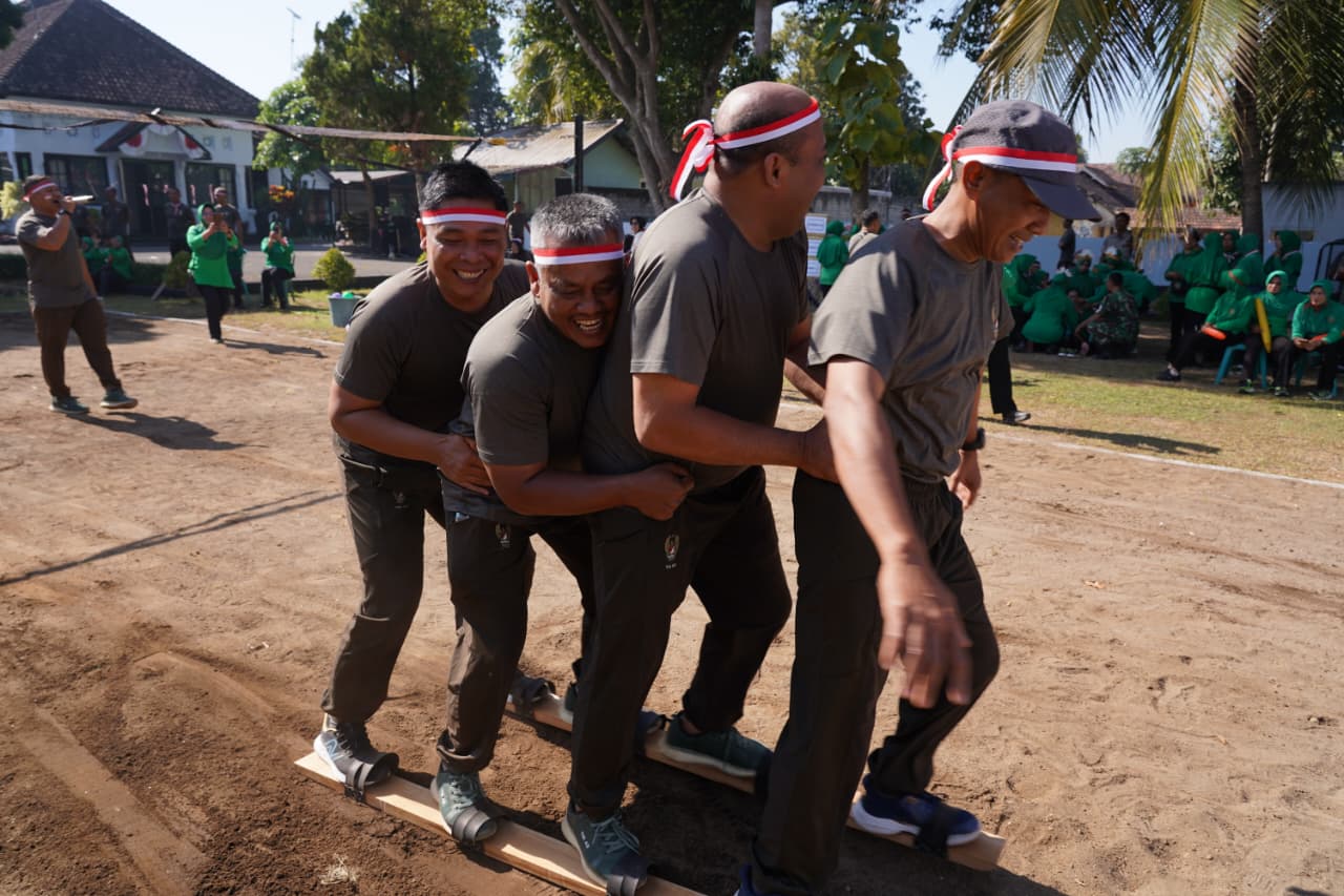 Sambut HUT RI Ke 81, Kodim 0808/Blitar Dan Persit KCK Cabang XXII Gelar Lomba Semarak Kemerdekaan Sambut HUT RI Ke 81, Kodim 0808/Blitar Dan Persit KCK Cabang XXII Gelar Lomba Semarak Kemerdekaan