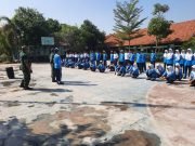 Tananamkan Kedisplinan Sejak Dini, Koramil Leces Berikan Pelatihan Baris Berbaris Kepada Pelajar