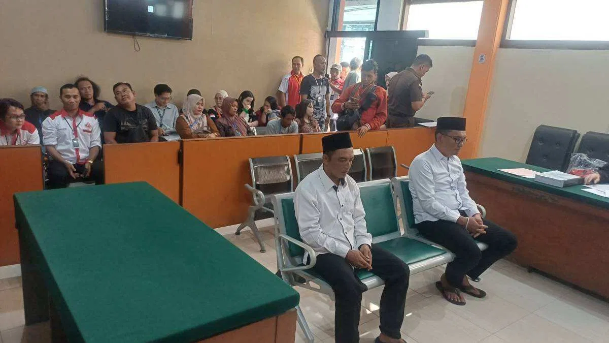 PENGAKUAN DI PERSIDANGAN GUNCANG INDONESIA! SIDANG TUNTUTAN DITUNDA, KELUARGA KORBAN MENGAMUK DI PN MALANG