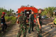 Gerak Cepat Personel Kodim 1008/Tabalong Padamkan Kebakaran Lahan di Desa Wayau
