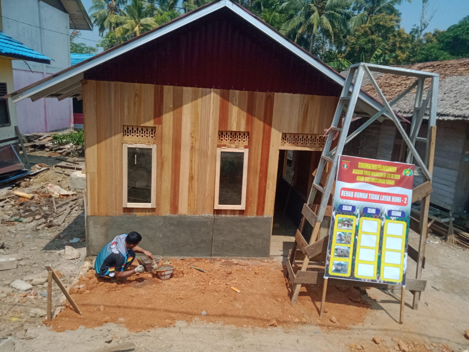 Rehab Rumah Warga Masuk Tahap Akhir, Satgas TMMD Kodim 1002/HST Fokus Finishing