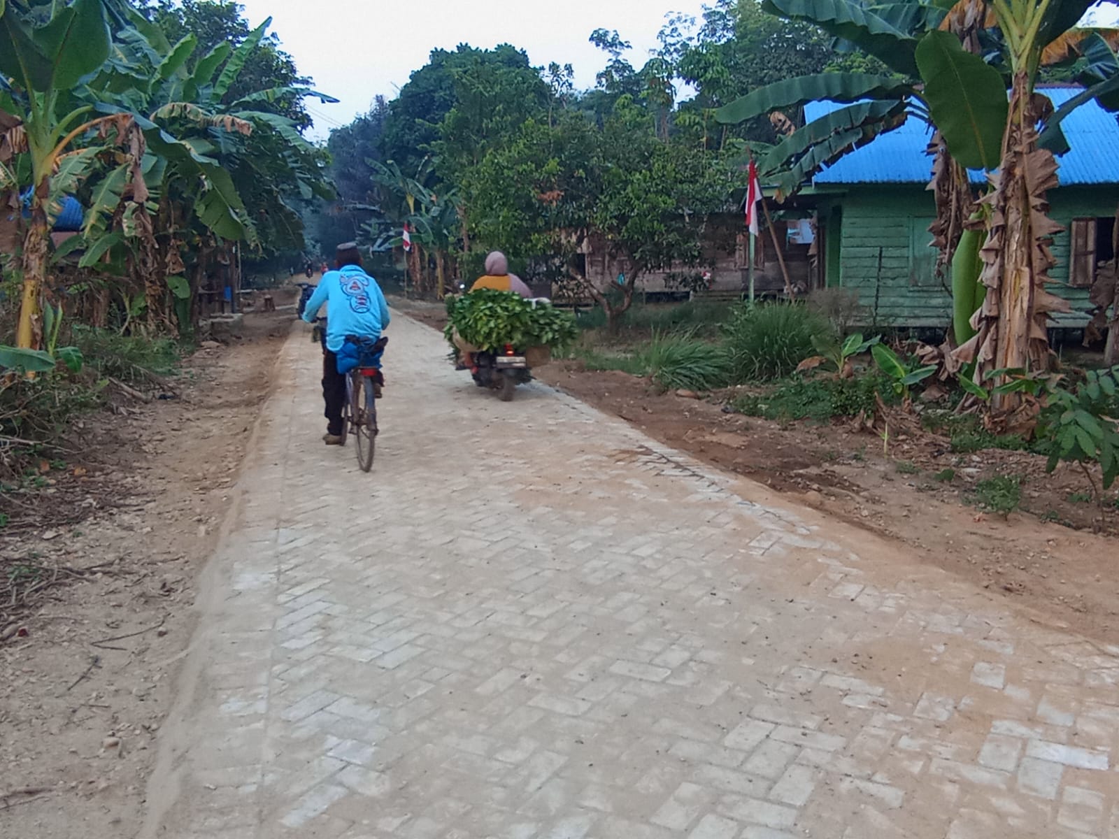 TMMD Kodim HST Tuntaskan Peningkatan Mutu Jalan untuk Buka Akses Warga Desa Awang