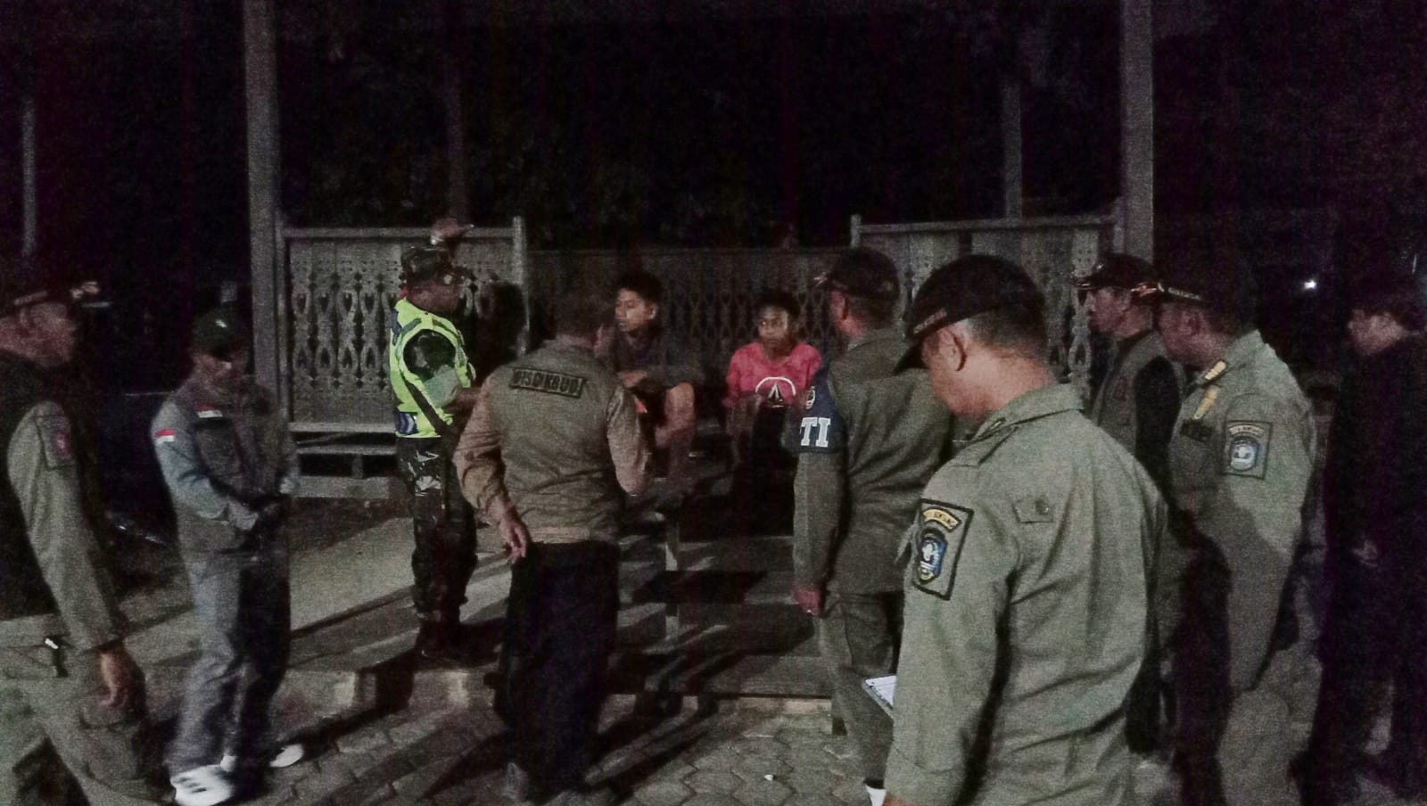Babinsa Kelurahan Guntung Gelar Patroli Kamtibmas Wujudkan Lingkungan Aman dan Kondusif Babinsa Kelurahan Guntung Gelar Patroli Kamtibmas Wujudkan Lingkungan Aman dan Kondusif