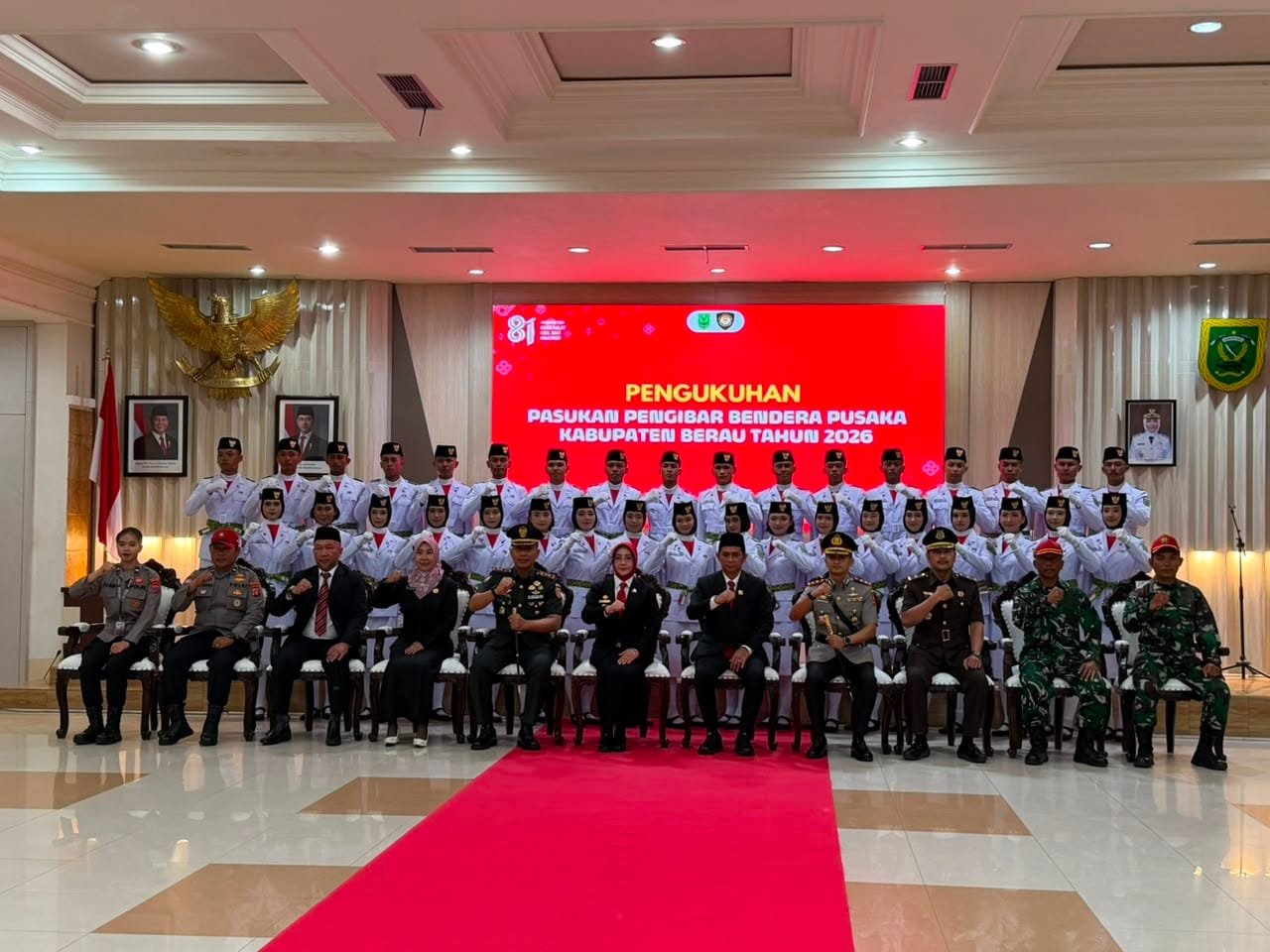 DANDIM 0902/BERAU HADIRI PENGUKUHAN PASKIBRAKA KABUPATEN BERAU TAHUN 2026