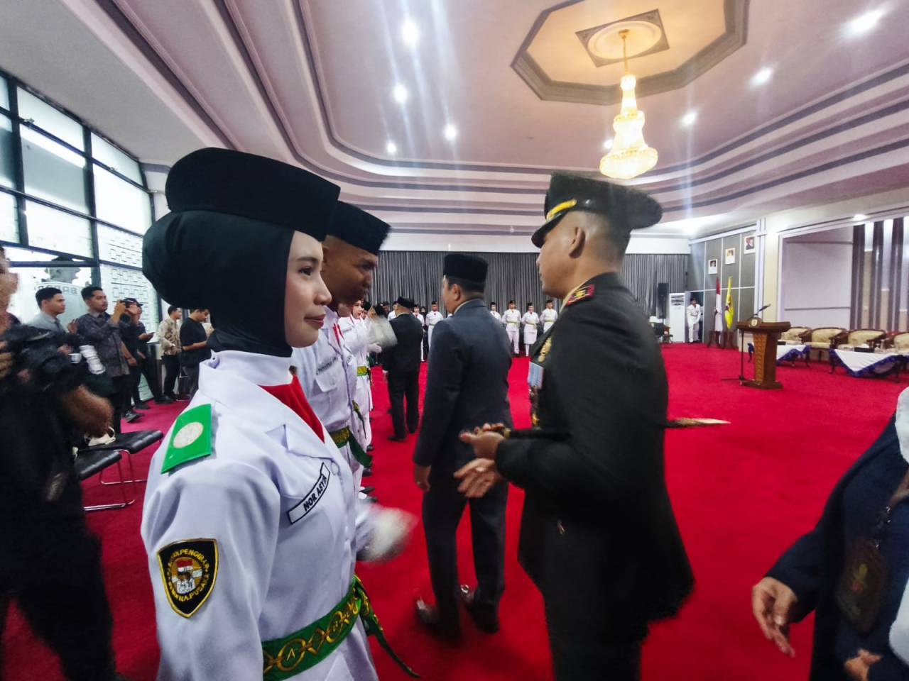 Usai Dikukuhkan, Paskibraka HST Dapat Pesan Dandim: Jaga Kekompakan dan Konsentrasi Usai Dikukuhkan, Paskibraka HST Dapat Pesan Dandim: Jaga Kekompakan dan Konsentrasi