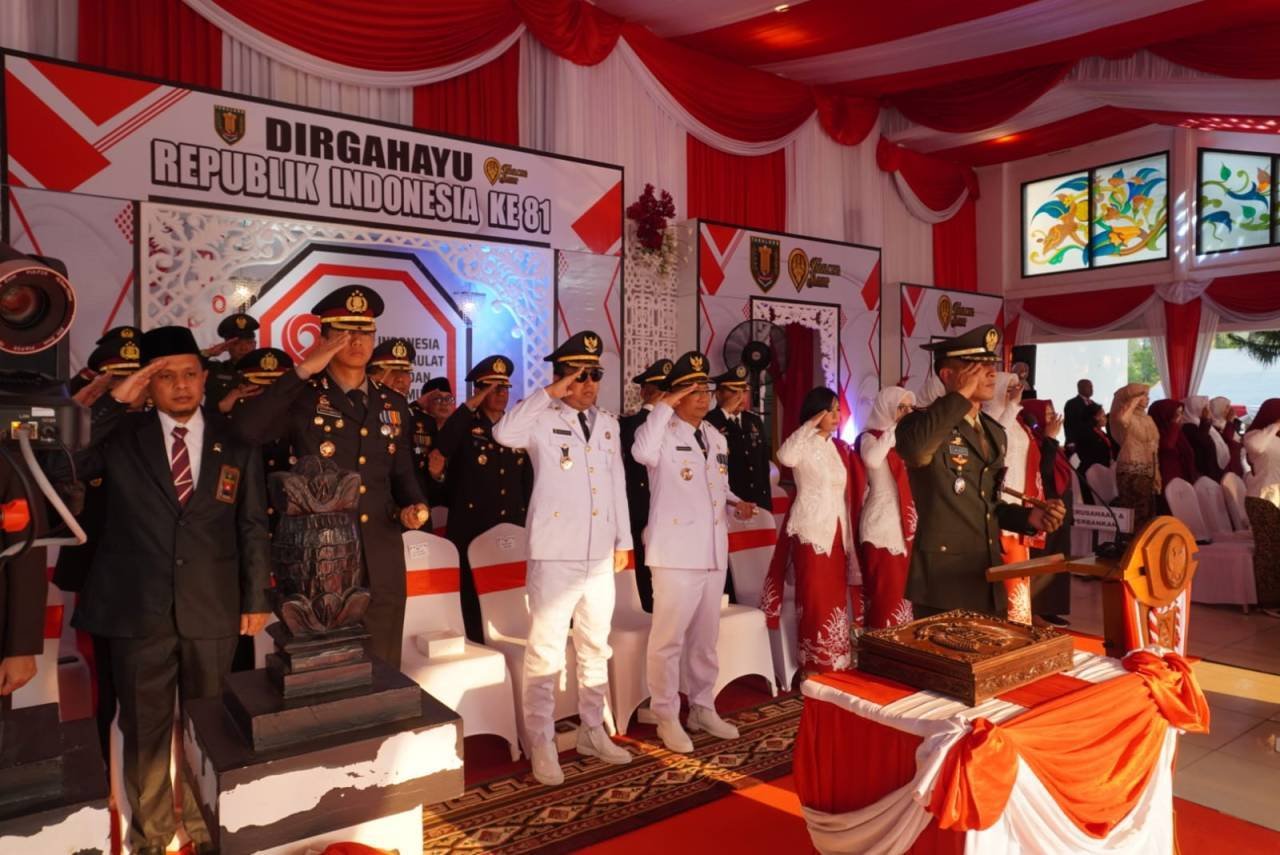 Dandim 1008/Tabalong Jadi Irup Upacara Penurunan Bendera HUT RI ke-81 Dandim 1008/Tabalong Jadi Irup Upacara Penurunan Bendera HUT RI ke-81