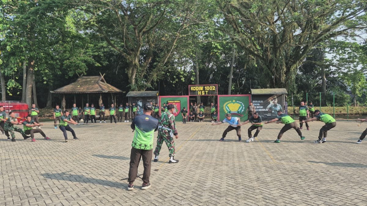 Kodim 1002/HST Semarakkan HUT ke-81 RI dengan Lomba Penuh Kekompakan