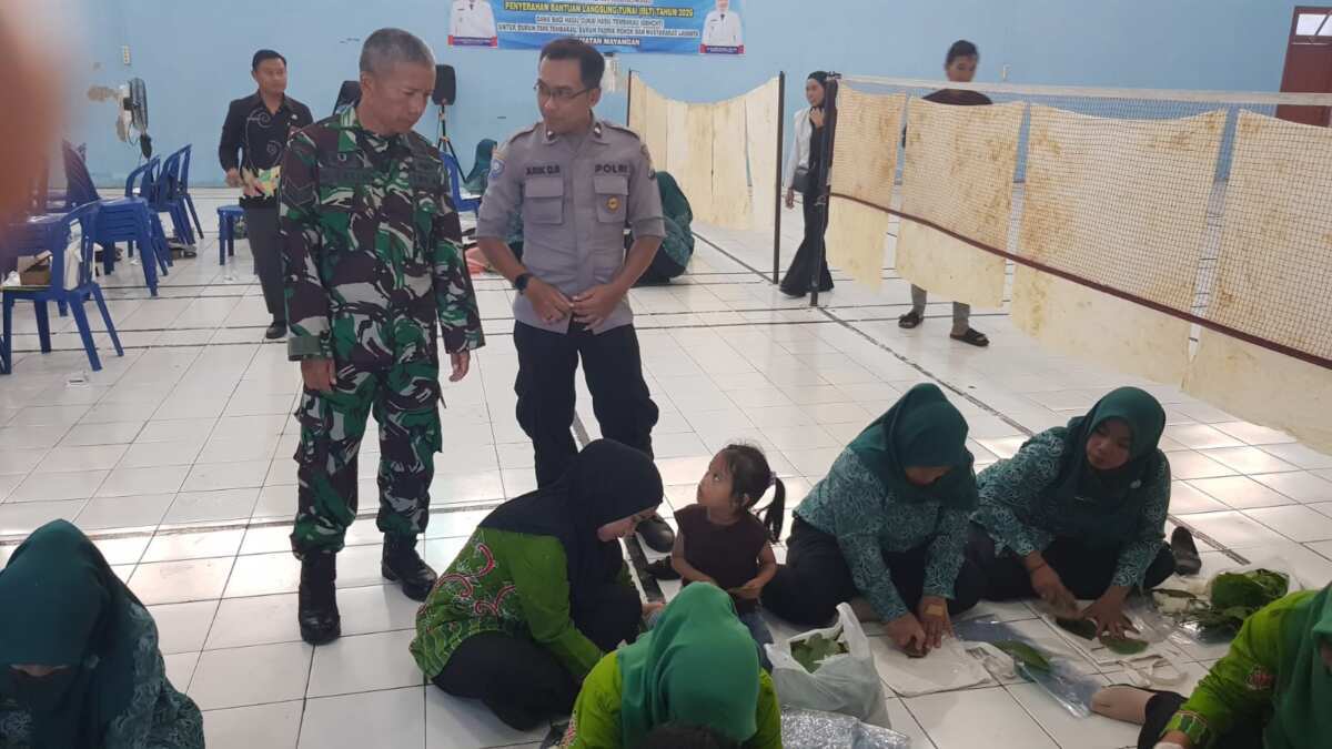Dukung Pemberdayaan Masyarakat, Babinsa Kelurahan Mangunharjo Support Pembuatan Produk Kreatif Dukung Pemberdayaan Masyarakat, Babinsa Kelurahan Mangunharjo Support Pembuatan Produk Kreatif