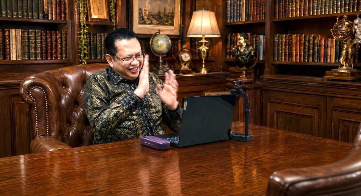 Bamsoet Dukung MoU UNPERBA-PT John Toys Indonesia, Perkuat Keterhubungan Perguruan Tinggi dengan Dunia Industri Bamsoet Dukung MoU UNPERBA-PT John Toys Indonesia, Perkuat Keterhubungan Perguruan Tinggi dengan Dunia Industri