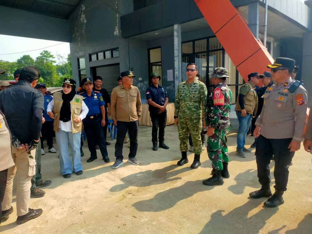 DANDIM 0902/BERAU BERSERTA FORKOPIMDA TINJAU POSKO KARHUTLA DI MERANCANG ILIR DAN POSKO KPHP BERAU UTARA DI KAMPUNG BATU-BATU KECAMATAN GUNUNG TABUR