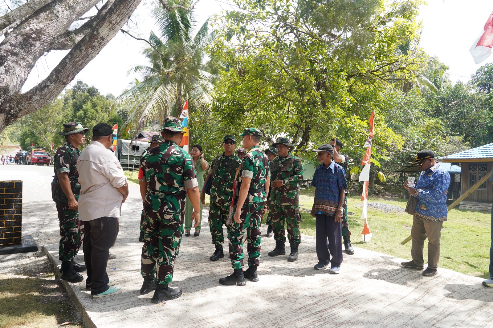 Danrem 181/PVT Bersama Forkopimda Tinjau Hasil TMMD Ke-129, Pastikan Pembangunan di Kampung Sesor Berikan Manfaat Nyata Danrem 181/PVT Bersama Forkopimda Tinjau Hasil TMMD Ke-129, Pastikan Pembangunan di Kampung Sesor Berikan Manfaat Nyata