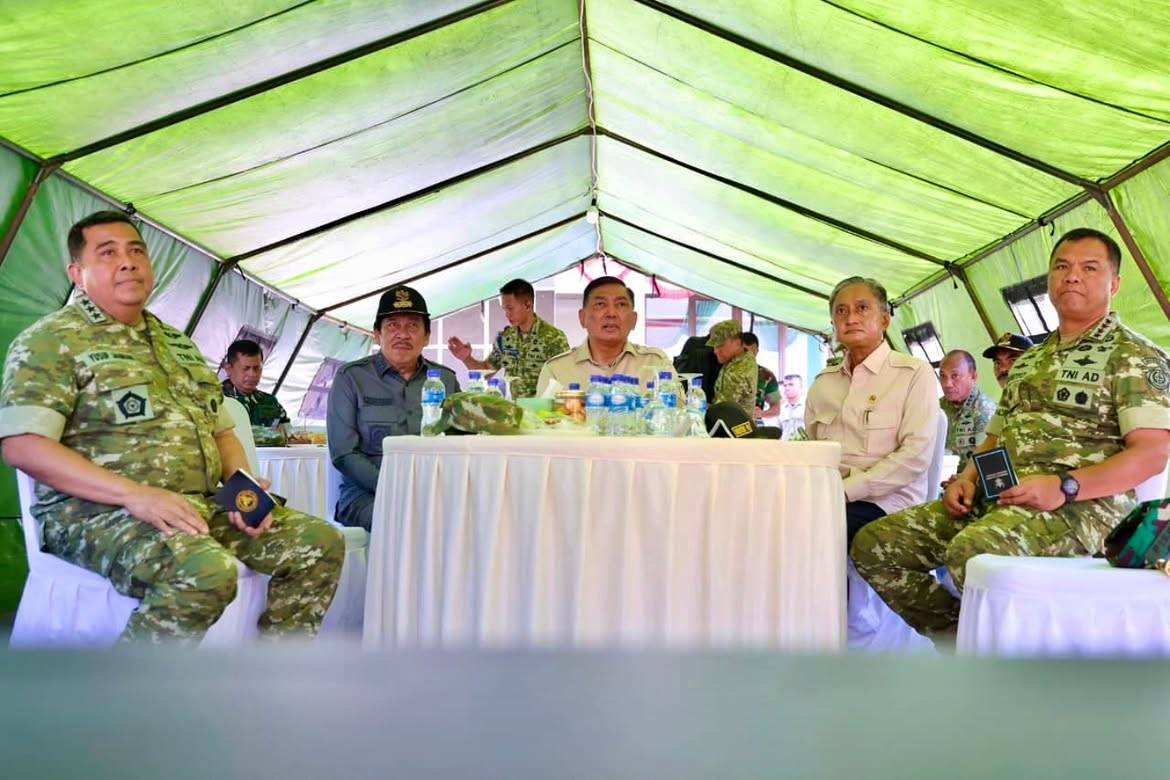 Wapang TNI Pastikan Kehadiran TNI Bantu Masyarakat Terdampak Bencana di NTT