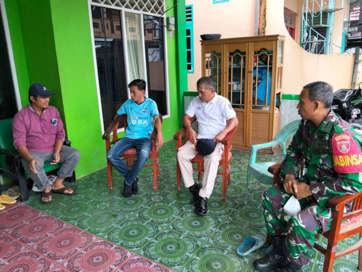 Babinsa Kelurahan Bontang Baru Pererat Silaturahmi dan Komunikasi melalui Komsos