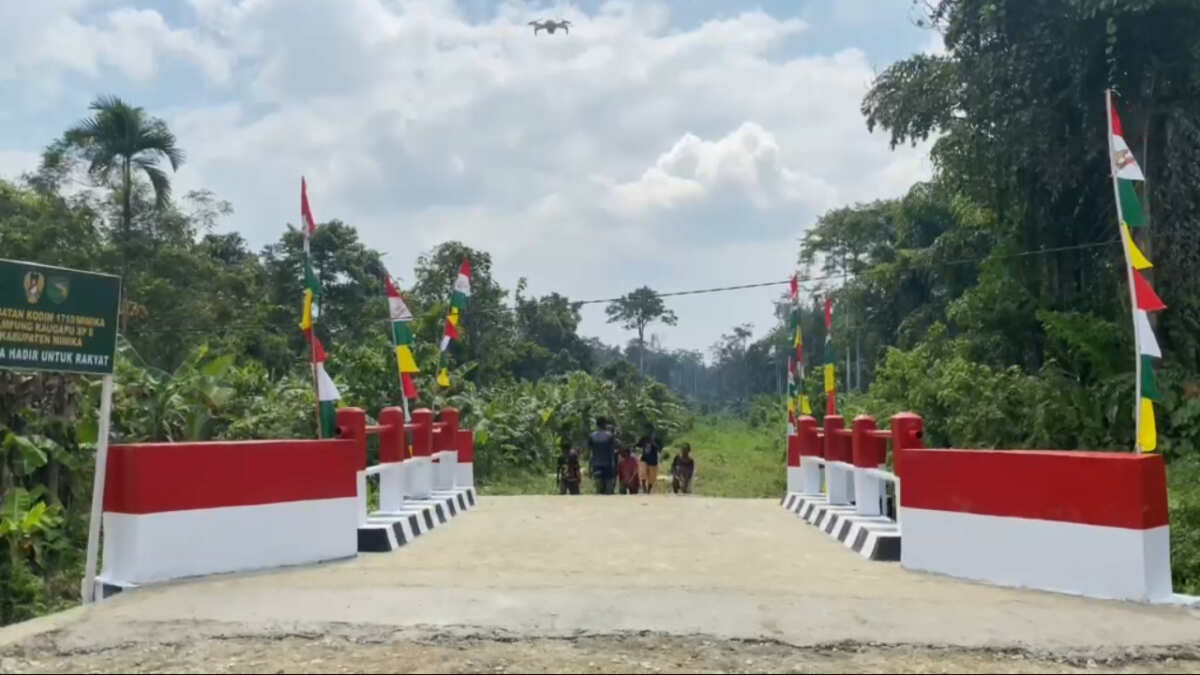 Program Jembatan Garuda, Kodim 1710/Mimika Bangun Akses dan Konektivitas di Kampung Kaugapu Program Jembatan Garuda, Kodim 1710/Mimika Bangun Akses dan Konektivitas di Kampung Kaugapu
