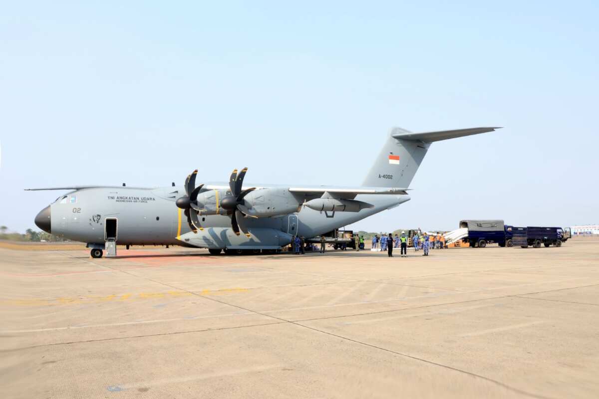 Mendukung Penuh Penanganan Karhutla, TNI AU Terbangkan A-400M Bawa Bantuan Presiden RI Yang Dikirim oleh Kemhan-Kementan Mendukung Penuh Penanganan Karhutla, TNI AU Terbangkan A-400M Bawa Bantuan Presiden RI Yang Dikirim oleh Kemhan-Kementan