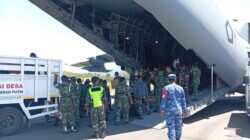 Hari Kedua Belas Penanganan Gempa NTT, TNI Kirim 925,638 Ton Bantuan