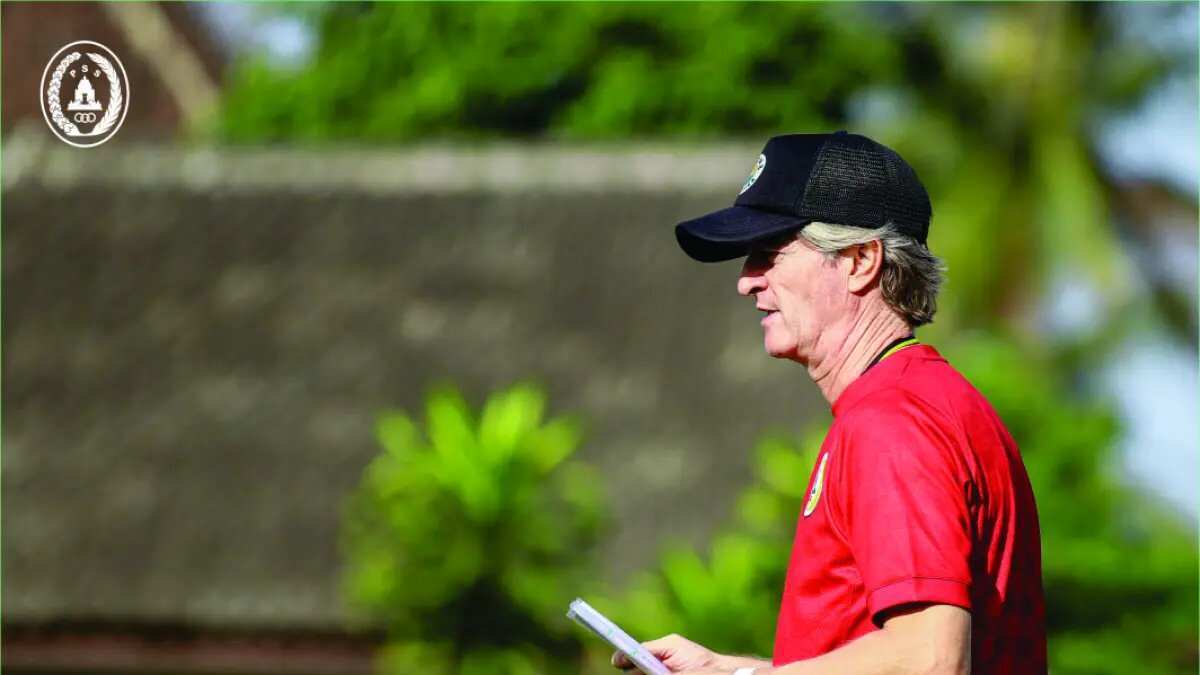 Pieter Huistra Kembali ke Pinggir Lapangan untuk Musim Super League 2026/27