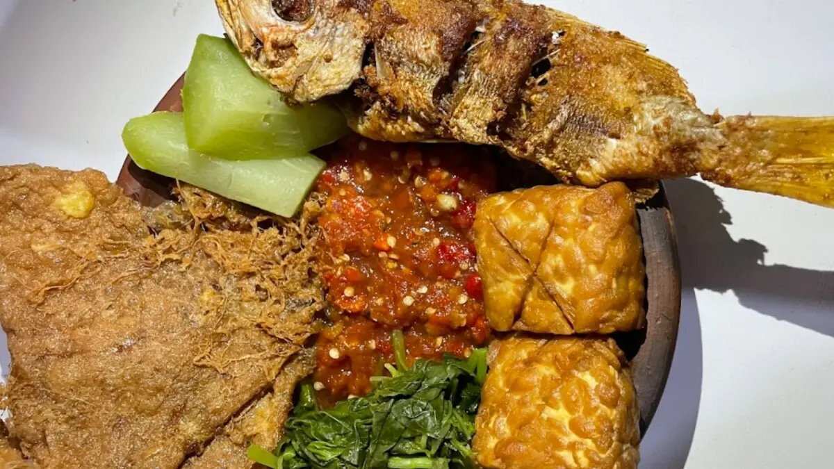 Menikmati Sego Sambel: 13 Tempat Terbaik di Surabaya