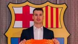 Dominik Livakovic Resmi Bergabung dengan Barcelona Dominik Livakovic Resmi Bergabung dengan Barcelona