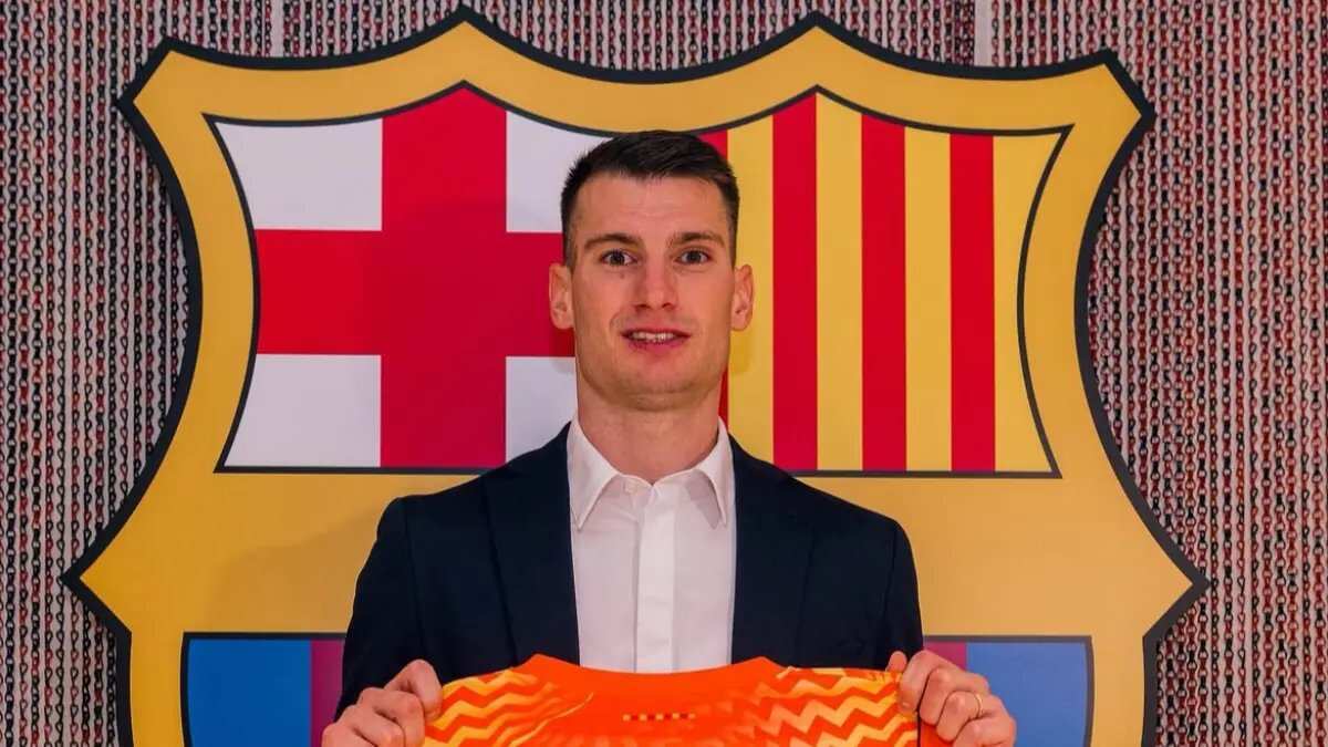 Dominik Livakovic Resmi Bergabung dengan Barcelona Dominik Livakovic Resmi Bergabung dengan Barcelona