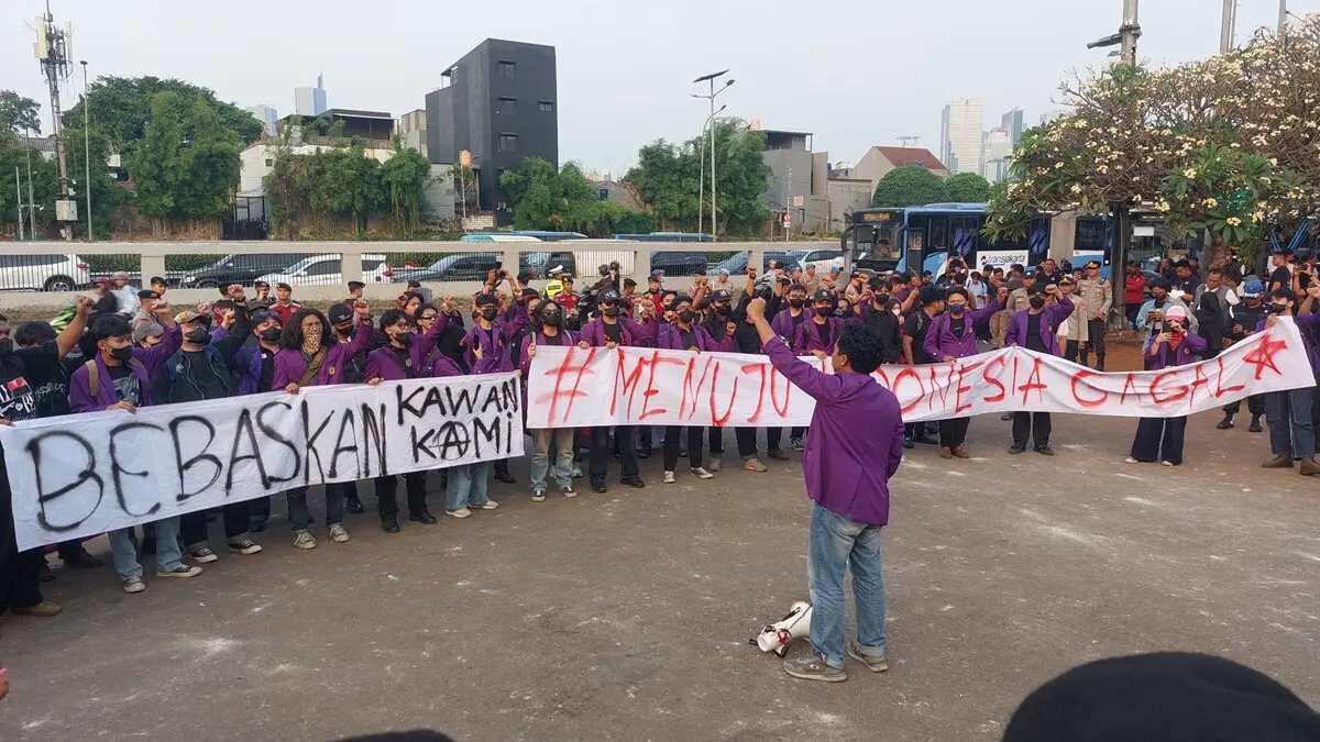 Aksi Mahasiswa Universitas Pakuan Menuntut Evaluasi Total Prabowo-Gibran