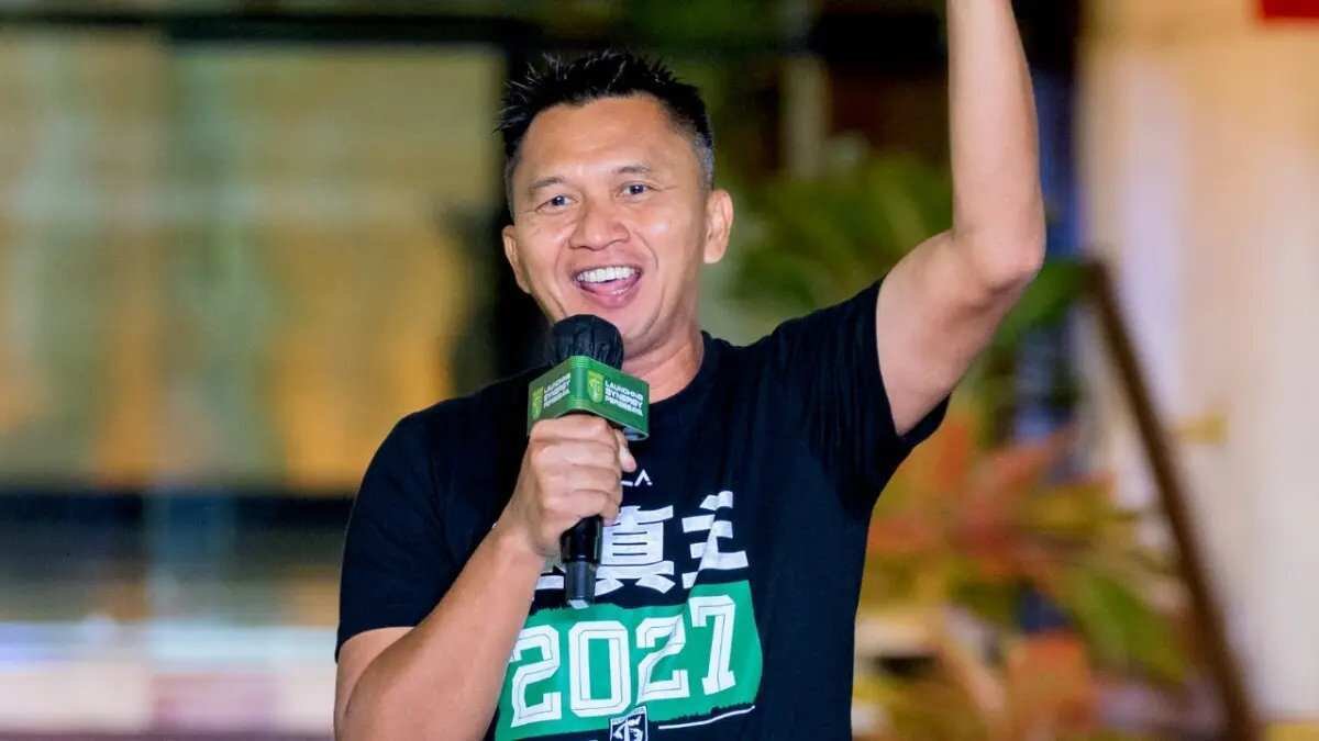 Persebaya dan Bonek: Sinergi Positif untuk Masa Depan Persebaya dan Bonek: Sinergi Positif untuk Masa Depan