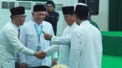 Presiden Prabowo Menerima Kartanu di Muktamar ke-35 NU
