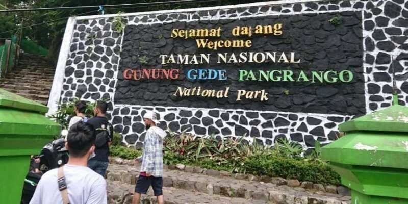 Penutupan Pendakian di Sembilan Taman Nasional Akibat Karhutla Penutupan Pendakian di Sembilan Taman Nasional Akibat Karhutla