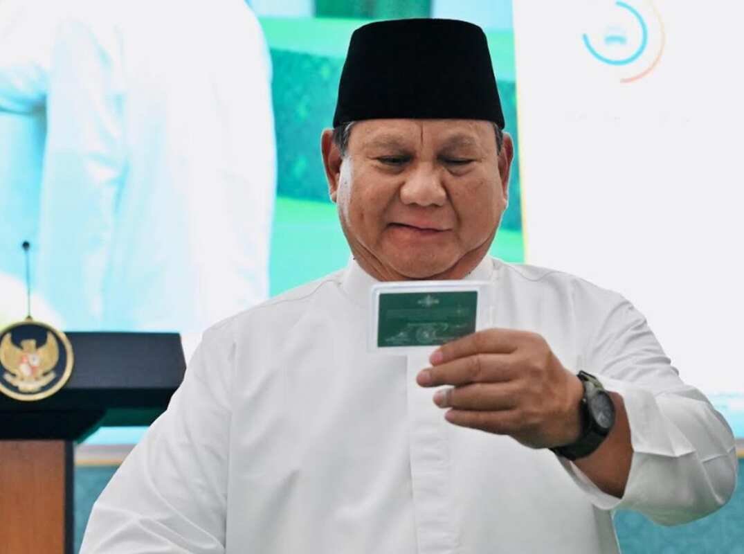 Prabowo Subianto Terima Kartu Anggota Nahdlatul Ulama Prabowo Subianto Terima Kartu Anggota Nahdlatul Ulama