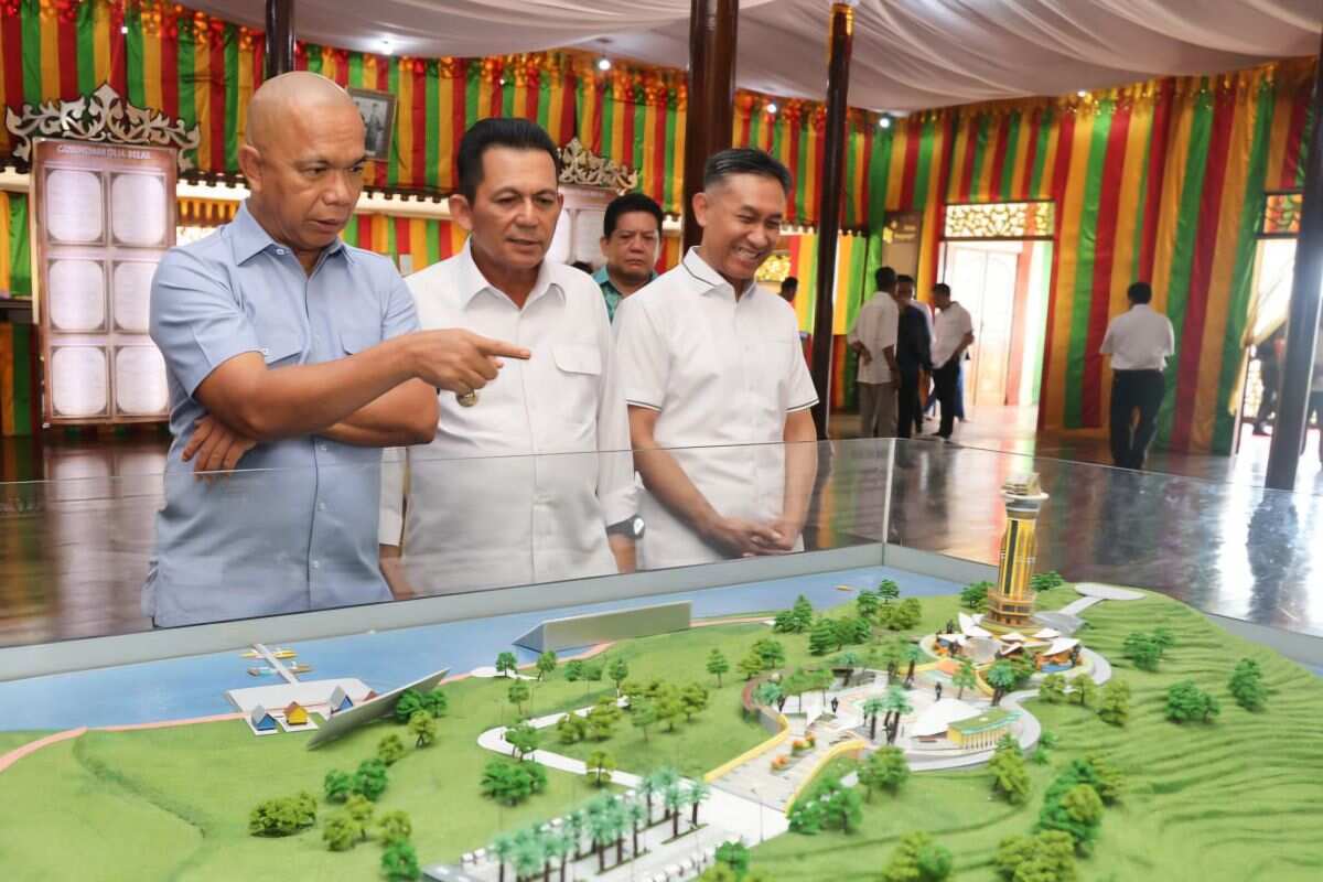 Peran Pulau Penyengat dalam Sejarah Melayu Peran Pulau Penyengat dalam Sejarah Melayu