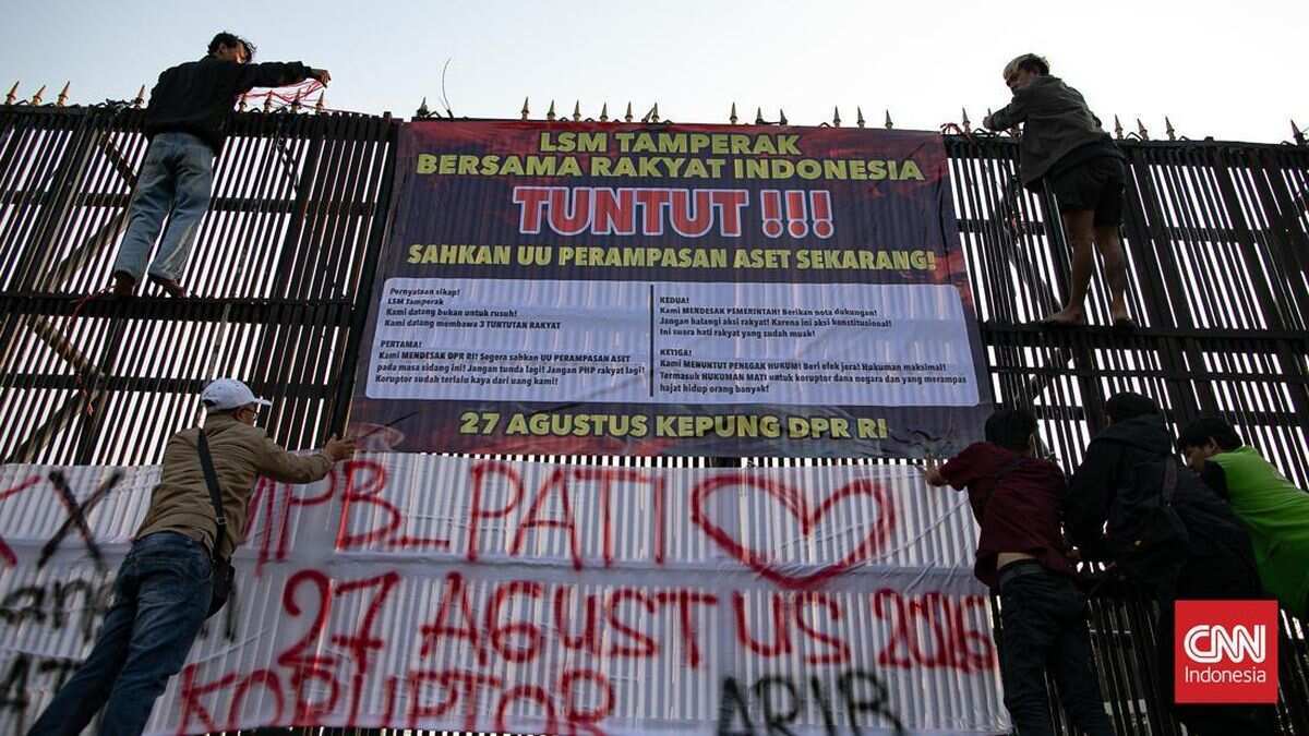 Aksi 27 Agustus, Polisi Sekat Tol Merak Cegah Massa dari Sumatra Aksi 27 Agustus, Polisi Sekat Tol Merak Cegah Massa dari Sumatra