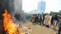 Aksi Damai di Sekitar Gedung DPR Jakarta
