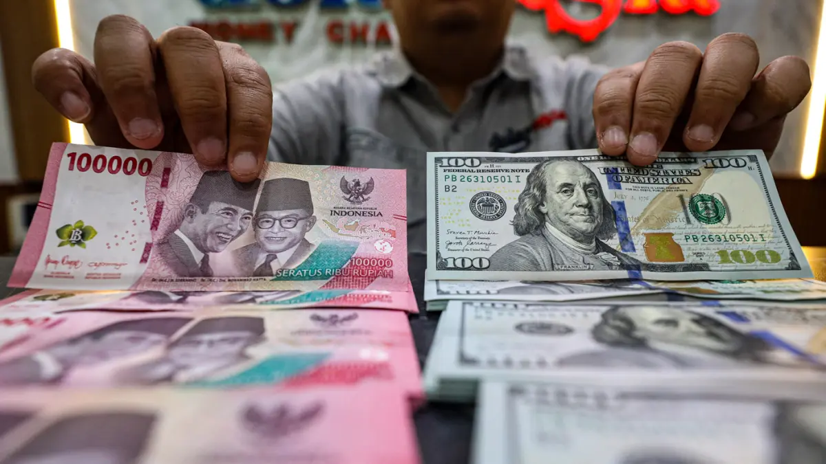 Fluktuasi Nilai Tukar Rupiah dan Respons Publik