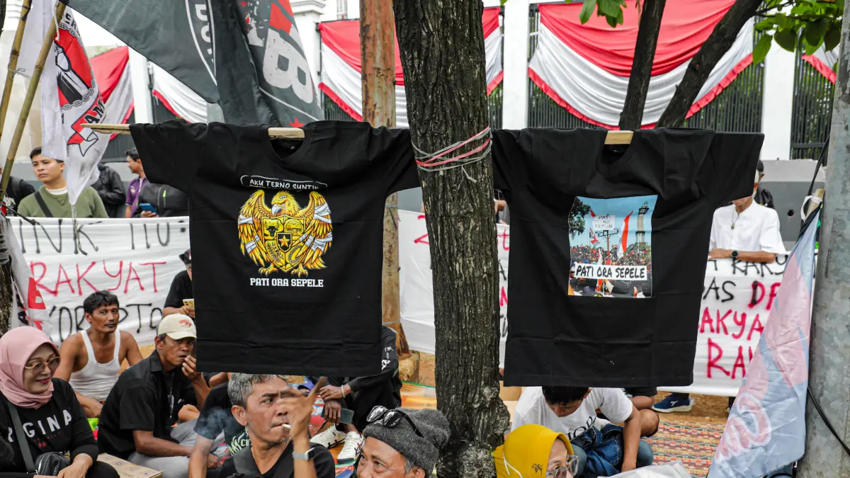 Suami Istri Bogor Ikuti Demo DPR, Soroti Kenaikan Harga Sembako dan Masalah Pekerjaan Suami Istri Bogor Ikuti Demo DPR, Soroti Kenaikan Harga Sembako dan Masalah Pekerjaan