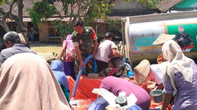 Tanggap Darurat, Kodim Bojonegoro Terus Pasok Puluhan Ribu Liter Air Bersih ke Wilayah Kekeringan