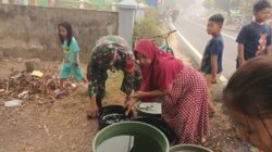 TNI Hadir untuk Rakyat, Kodim 1002/HST Salurkan Air Bersih di Hawang