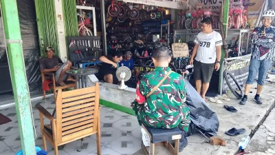 Komsos Jadi Sarana Babinsa Dekat dengan Warga, Koramil 1008-04 Terus Perkuat Pembinaan Teritorial