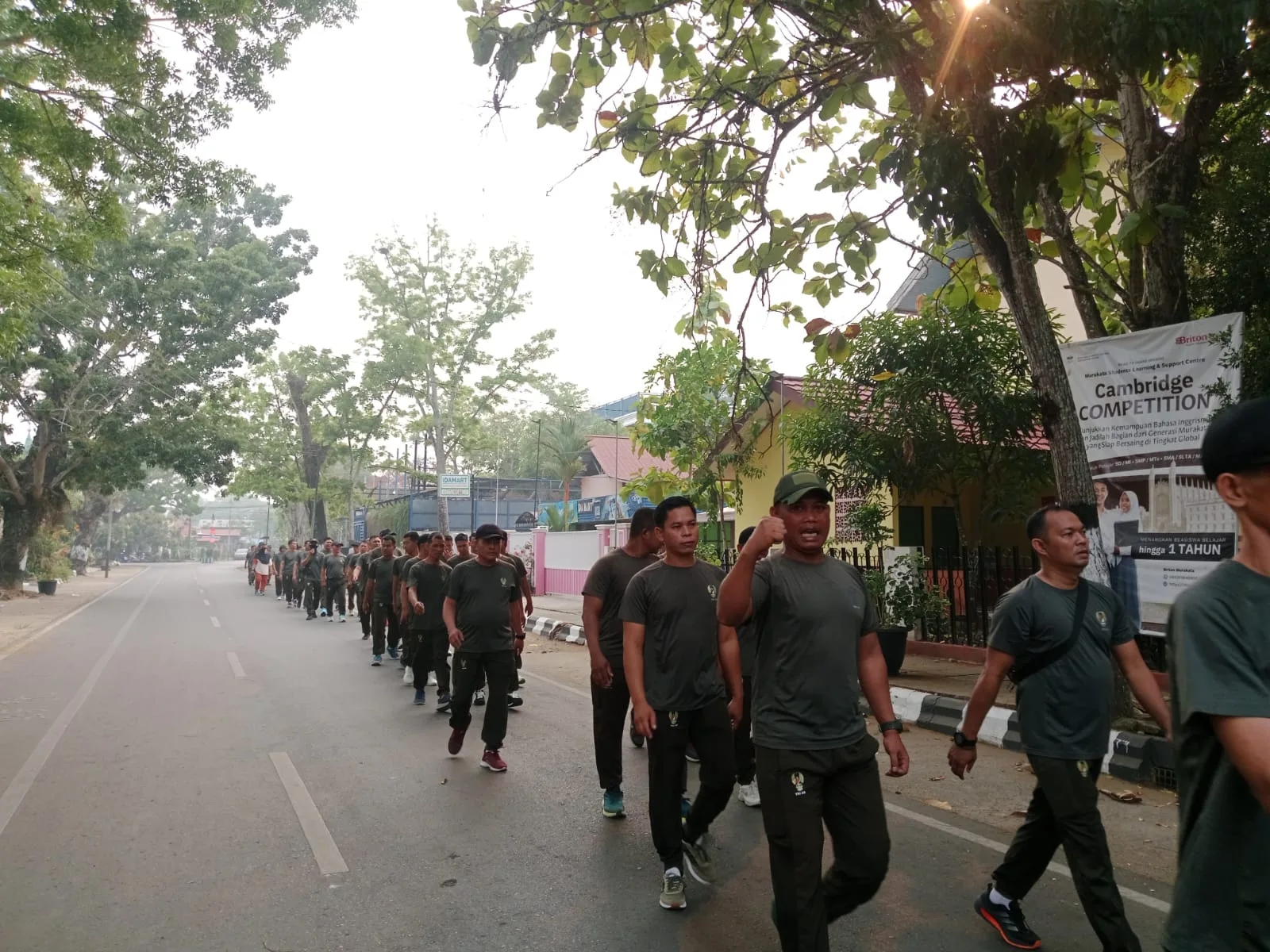 Jaga Kebugaran Prajurit, Kodim 1002/HST Gelar Jalan Santai Keliling Kota Barabai
