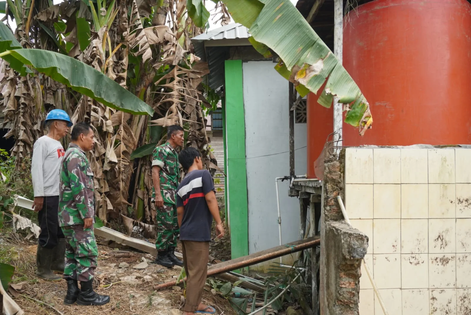 Kemanunggalan TNI-Rakyat, Kodim 1008/Tabalong Bantu Warga Jangkung Hadapi Kekeringan